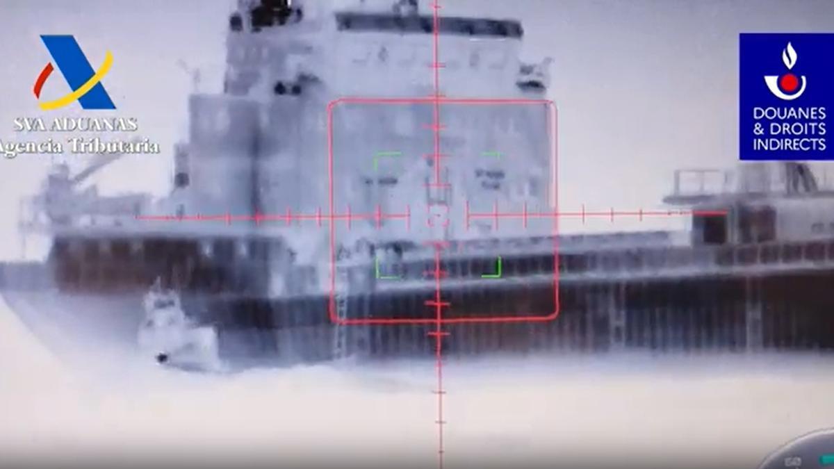 El buque interceptado con cocaína por parte de Vigilancia Aduanera.