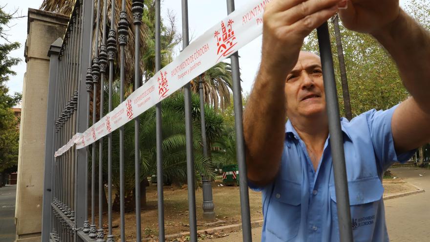 El Ayuntamiento de Córdoba vuelve a cerrar los parques hoy domingo por lluvia y viento