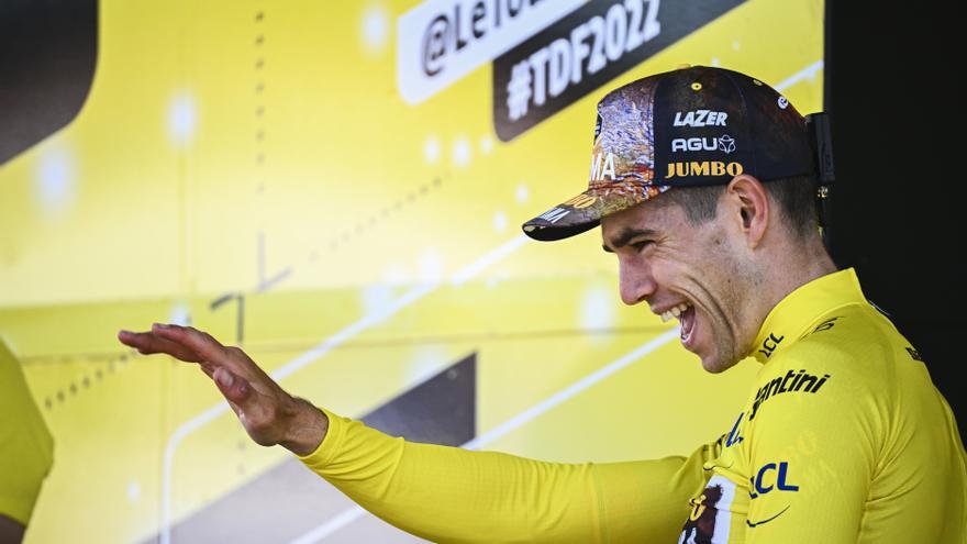 Van Aert gana la cuarta etapa del Tour y afianza el amarillo