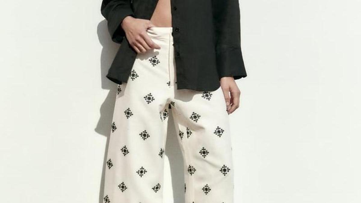 Fichamos los primeros pantalones de Zara que se harán virales en