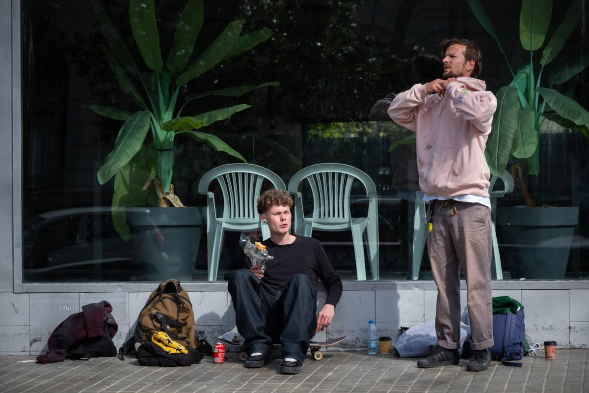 La crisi de l'habitatge atenalla els joves de Barcelona: l'emancipació ha retrocedit tres punts després de la pandèmia