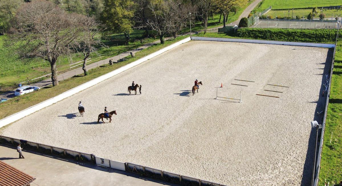 Pista exterior de adiestramiento del club, en 2023.