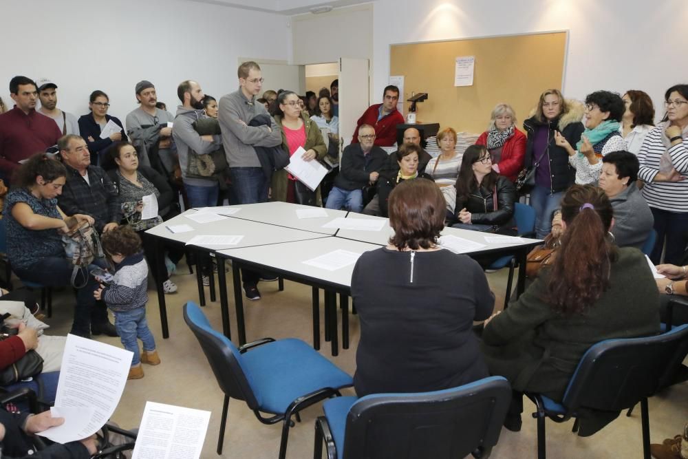 Los padres de Cangas, en pie de guerra por la falta de pediatras