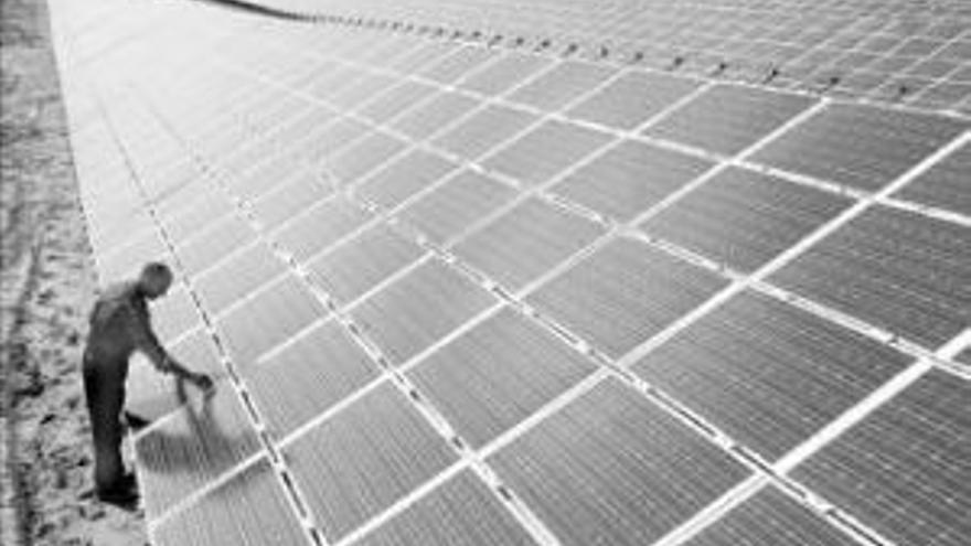 Ayuntamientos extremeños generan ya energía solar que venden a las eléctricas