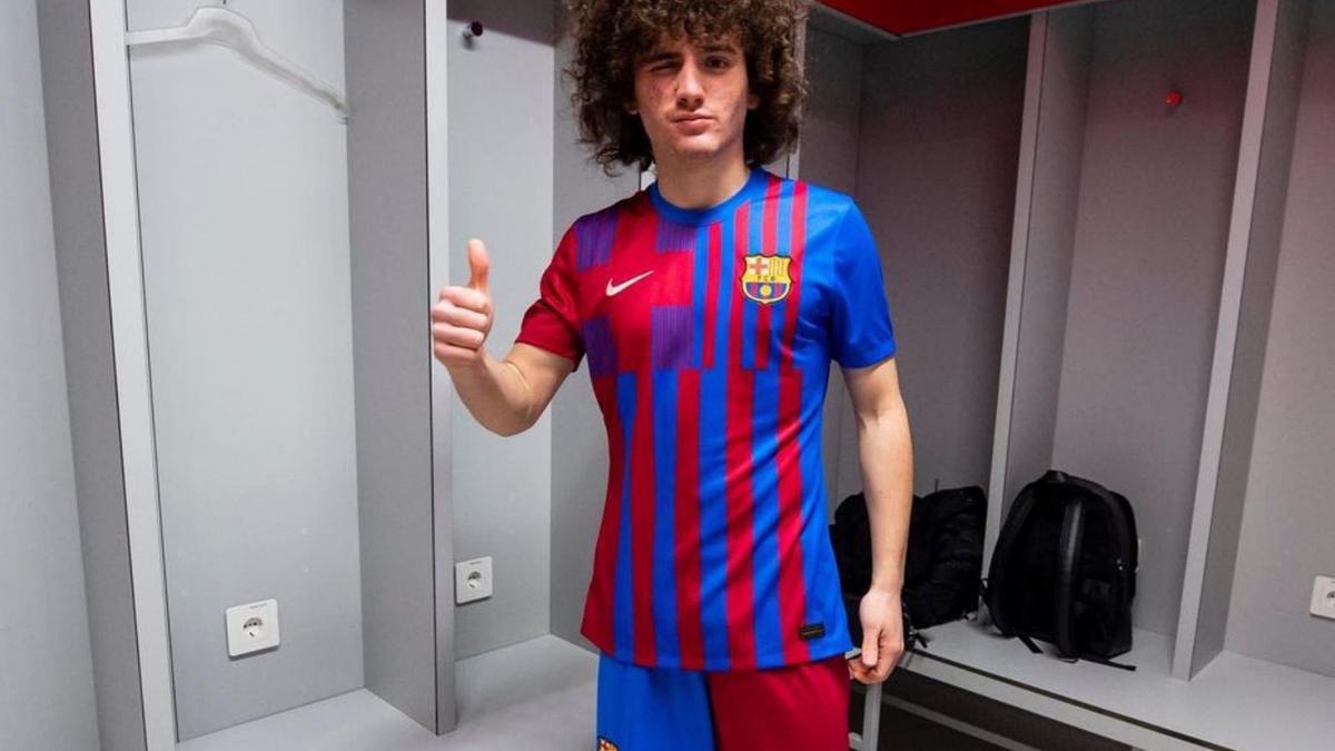 Fabio Blanco, canterano del VCF, con la camiseta del Barça. | LEVANTE-EMV