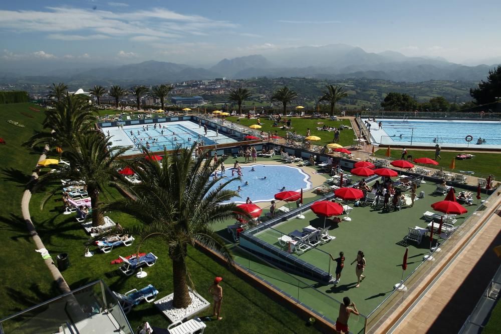 Piscinas del Centro Asturiano de Oviedo