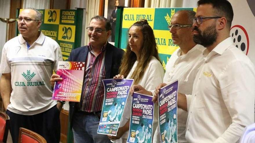 Los presidentes de los cuatro clubes zamoranos y su patrocinador presentan el evento.