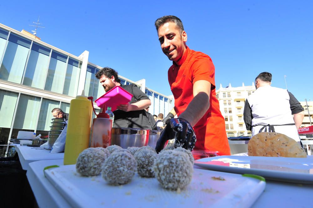 Final del primer concurso de croquetas de Elche