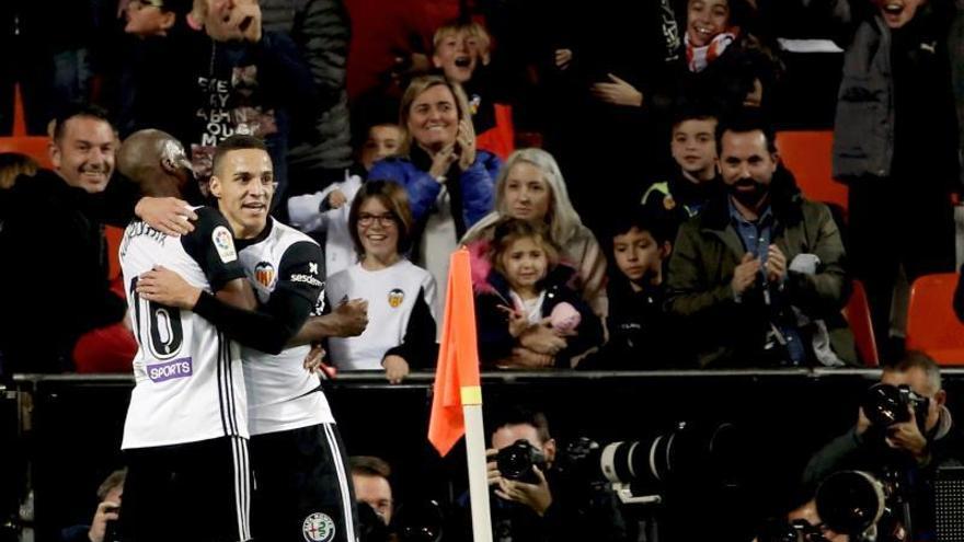 El Valencia remonta ante un gran Alavés