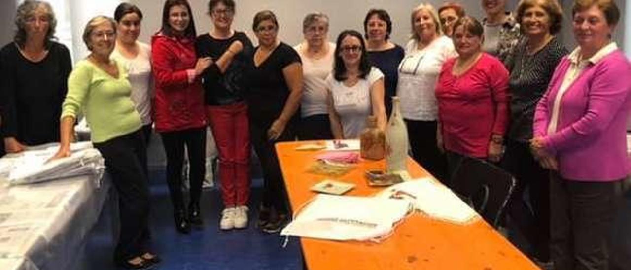 La inauguración del curso para las mujeres de la cofradía. // FdV