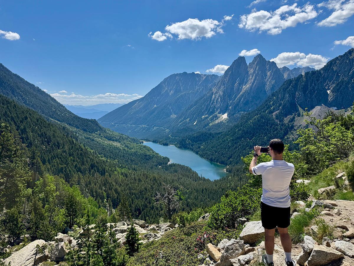 Panorámica de l'Estany de Sant Maurici. Parque Nacional de Aigüestortes y Estany de Sant Maurici