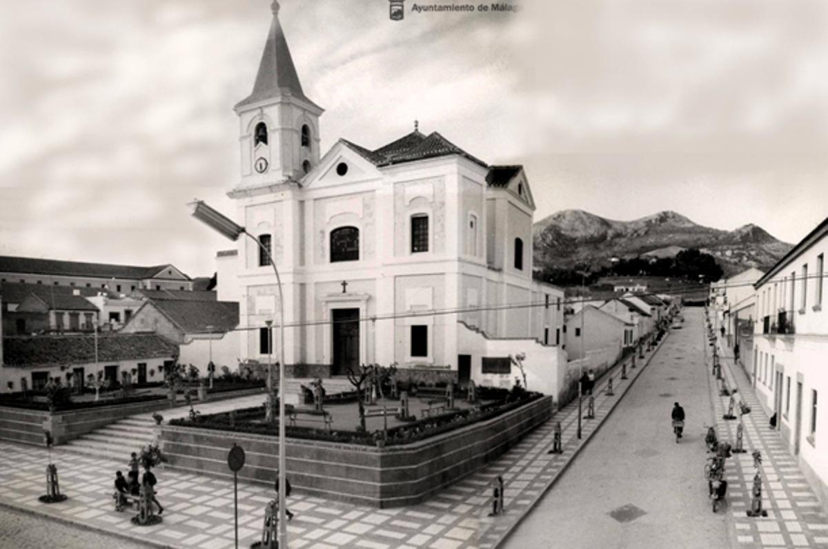 Unión de tres fotos con el Colegio del Palo, la Parroquia de las Angustias y la calle Villafuerte, con el Monte San Antón al fondo.