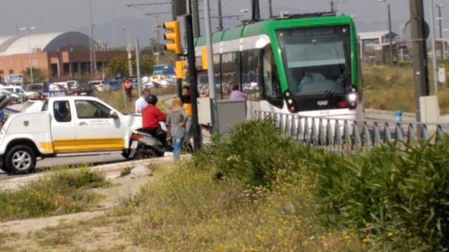 Foto enviada por @cherinox del accidente a nuestra cuenta de Twitter (@opiniondemalaga).