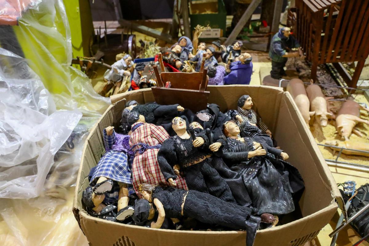 Miles de figuras forman parte de la exposición.