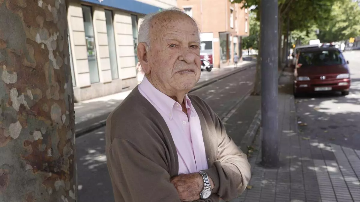 Los 104 años de Faustino Suárez que simbolizan las protestas en La Calzada por el paso de camiones