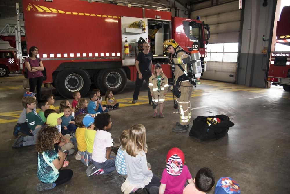 Infants visiten el Parc de Bombers de Manresa