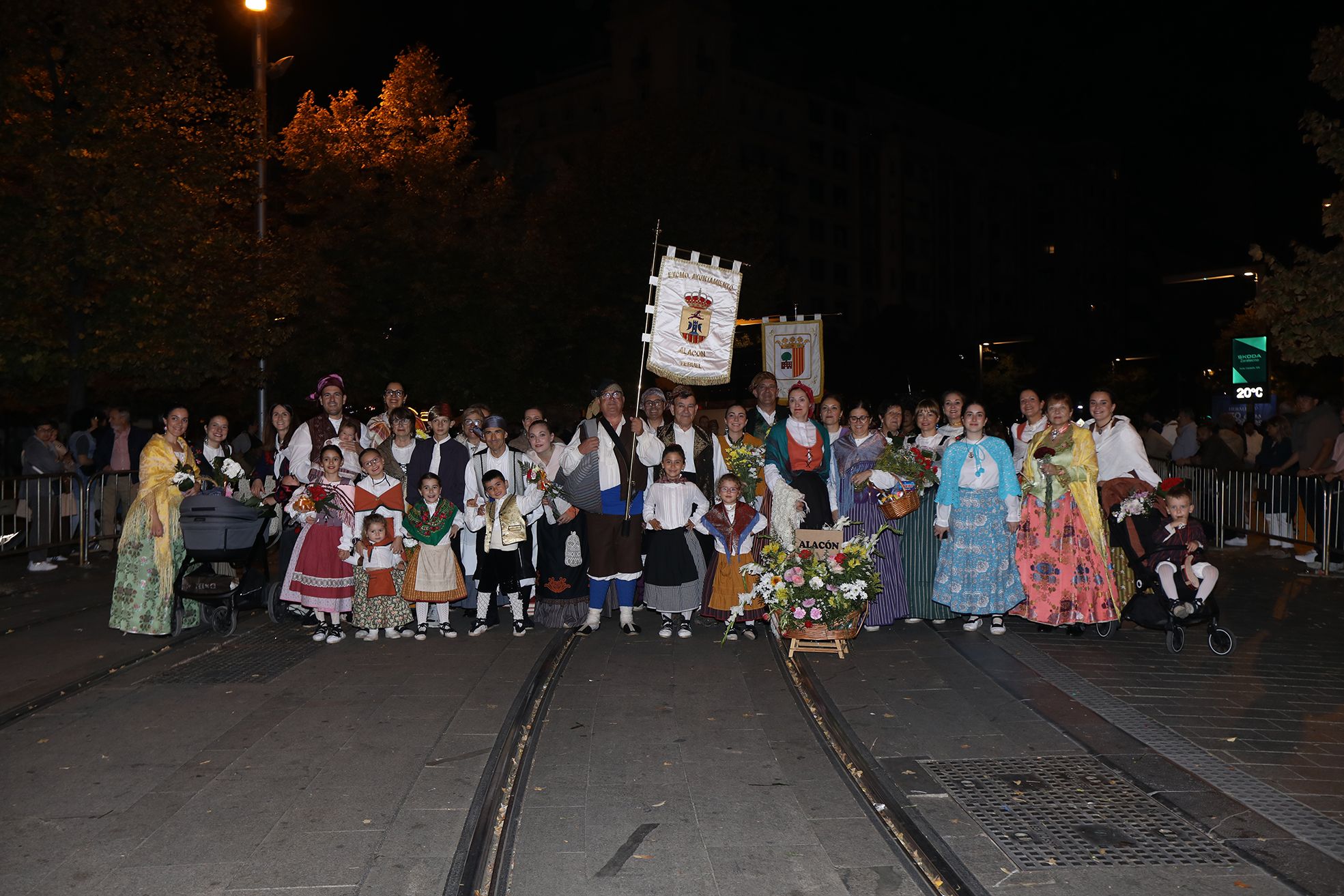 ALACON VECINOS Y AMIGOS.JPG