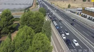 Solo 3 kilómetros de atasco en la A-3 y normalidad en el resto de salidas de València en el festivo del 15 de agosto