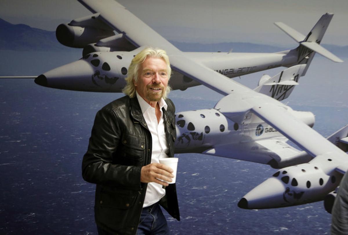 Richard Branson amb els seus avions espacials.