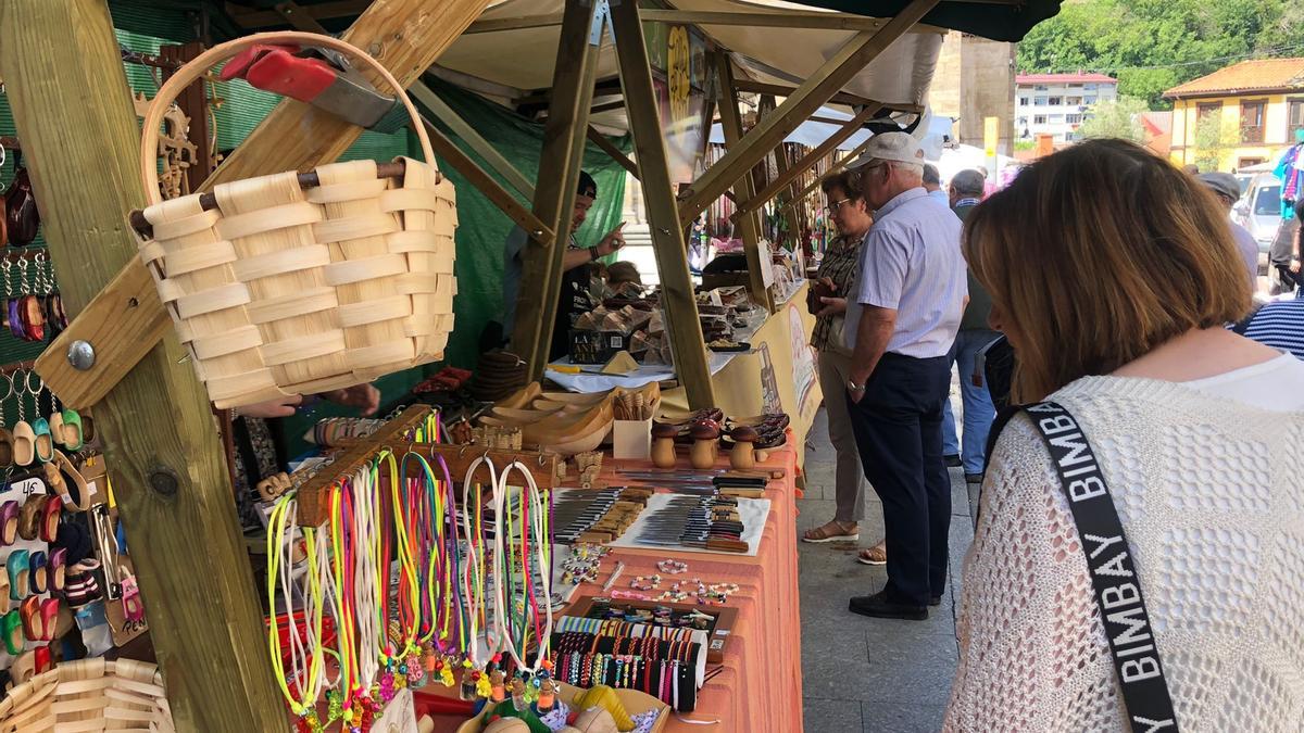 Ambiente en la capital canguesa con motivo de Cangas al Natural