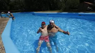 La piscina fluvial de Sollovio arranca el verano entre chapuzones, tranquilidad y un boca a boca que no deja de crecer