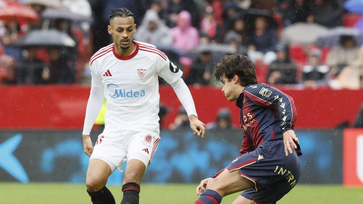 Estos son los exsevillistas que pueden poner en peligro la permanencia del Sevilla