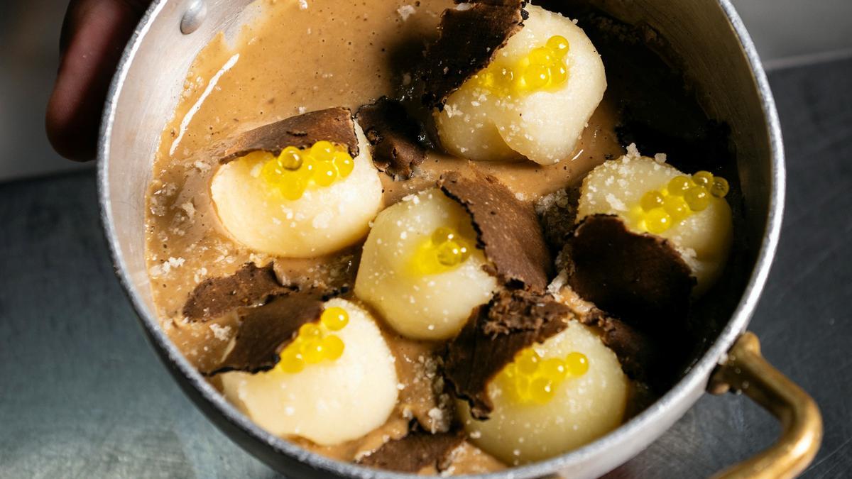 Los 'mochis' de trufa negra del restaurante Tapas 2254.