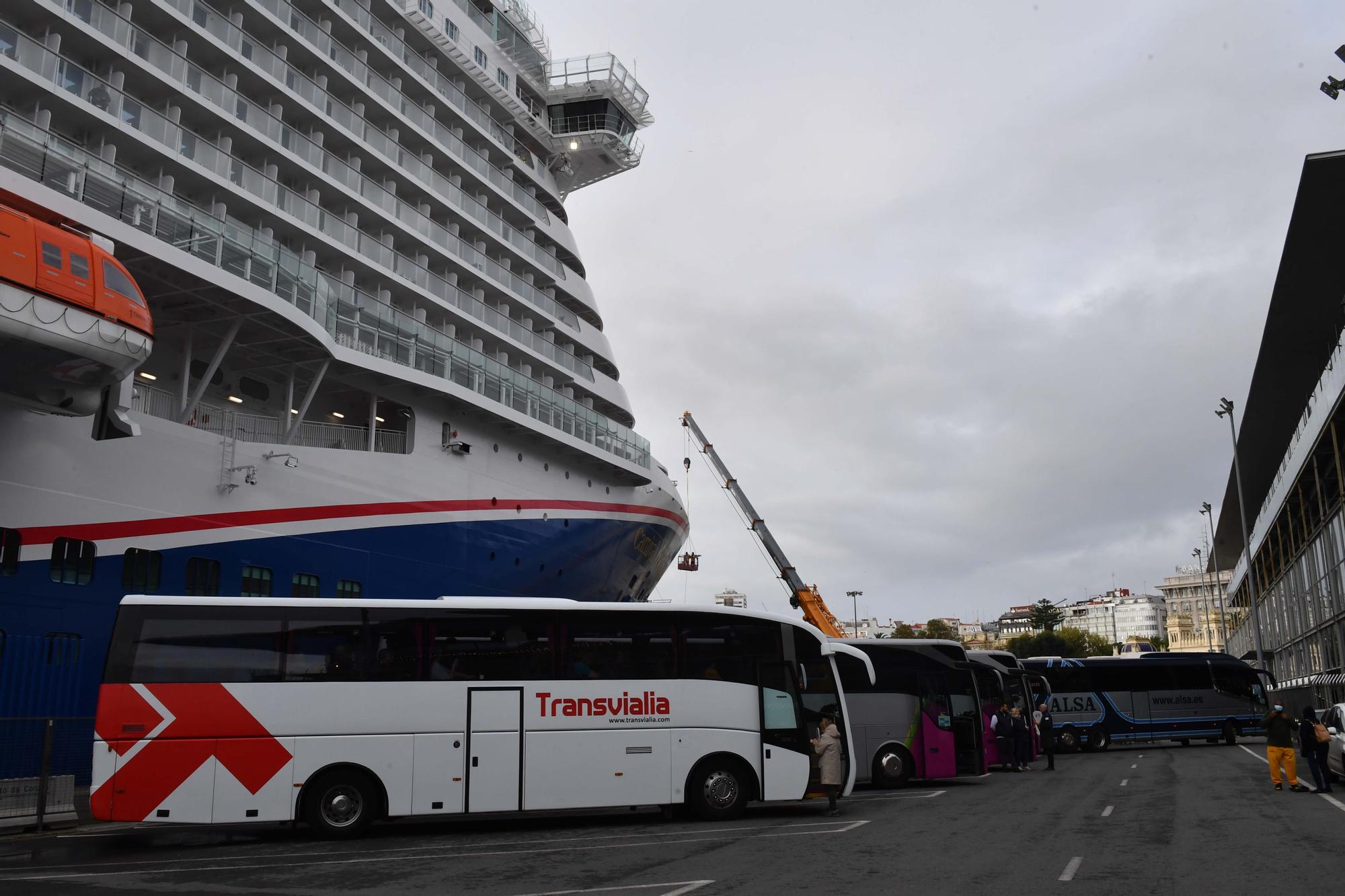 El crucero 'Carnival Celebration' hace su primera escala en A Coruña