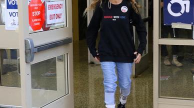 Así llevarás los pantalones vaqueros con zapatillas New Balance según Sarah Jessica Parker