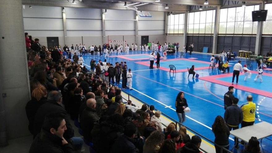 200 taekwondistas en Malpartida