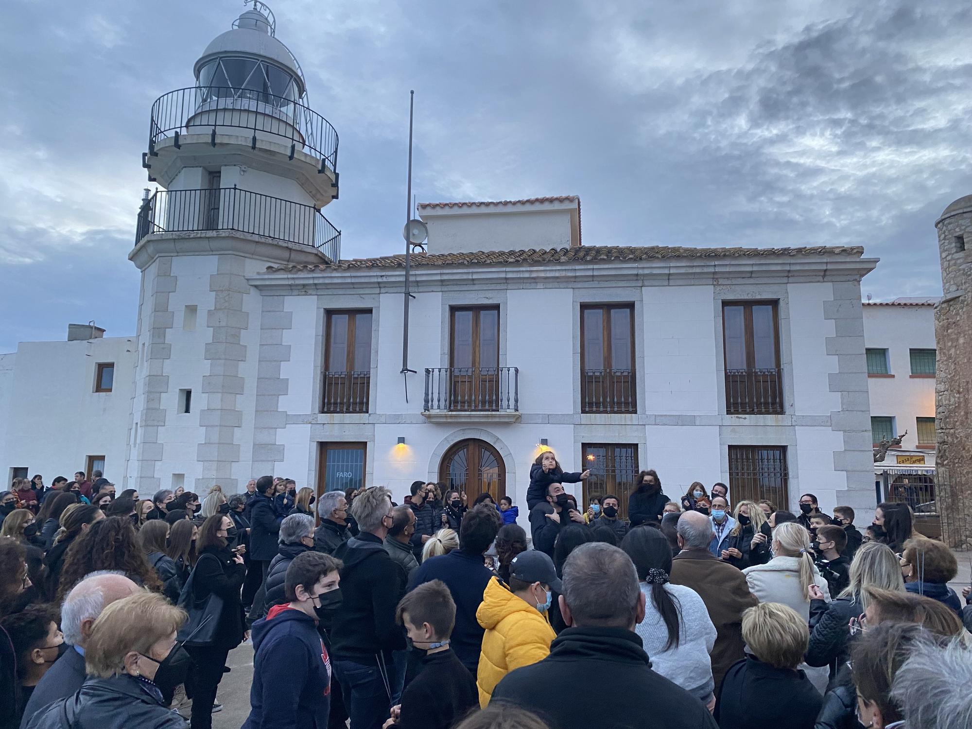 Más de 300 personas se vuelcan con el vídeo para la campaña de Ferrero Rocher en Peñíscola