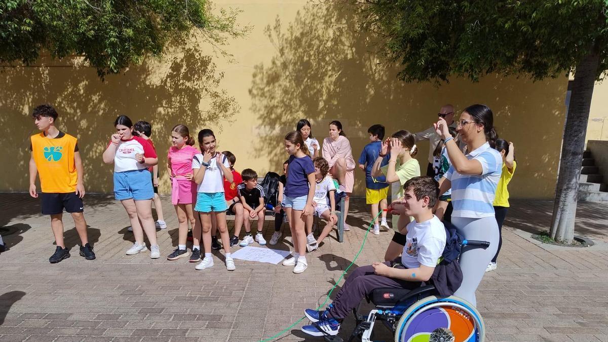 Más de 1.600 escolares de 40 centros educativos participan en ‘Callejugando’, el programa que devuelve el juego a las calles