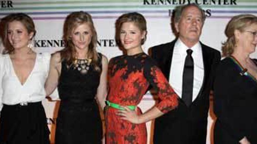 Meryl Streep con su marido y las tres hijas de ambos.