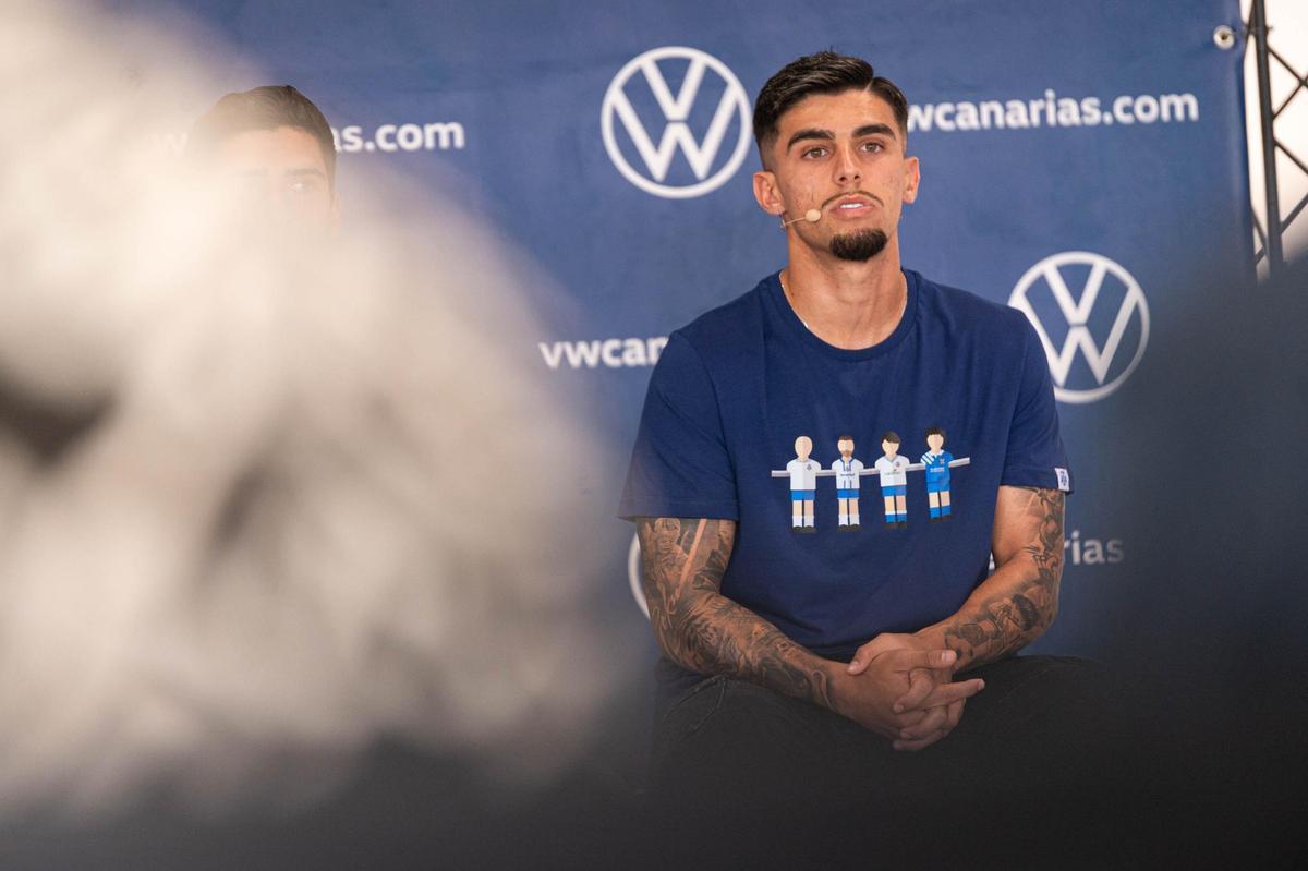 Presentación de Víctor Moreno, Neal Viereck y Grant-Leon Ranos, jugadores del CD Tenerife
