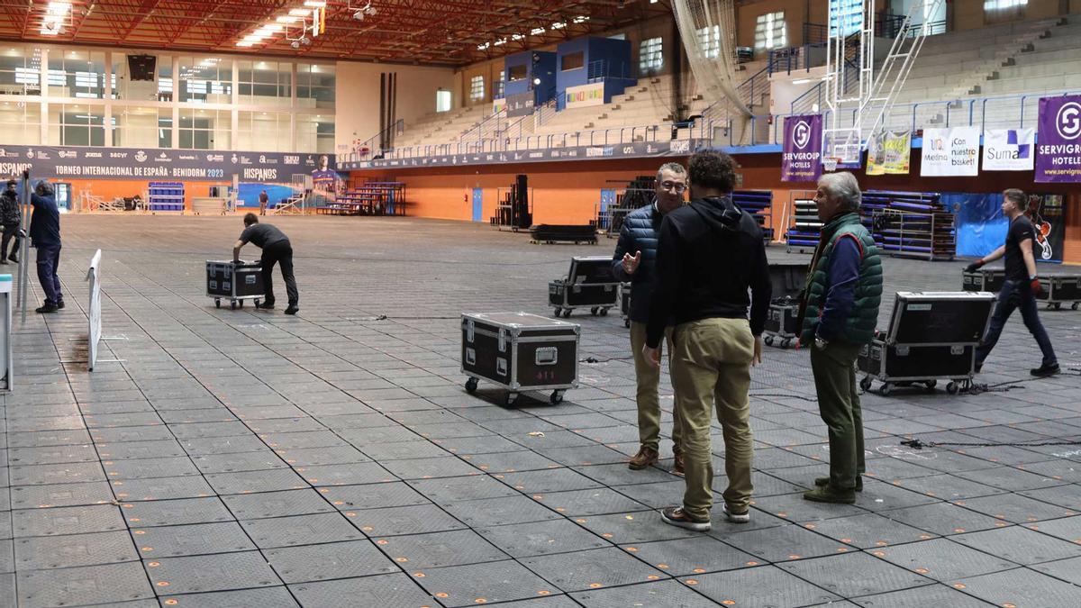 Las primeras tareas de montaje del Benidorm Fest 2023 en el Palau.