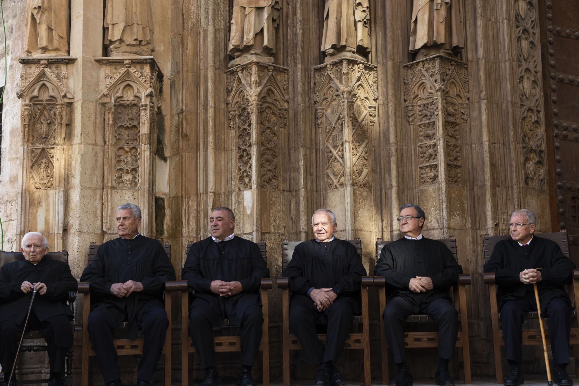 La Virgen de los Desamparados asiste al Tribunal de las Aguas