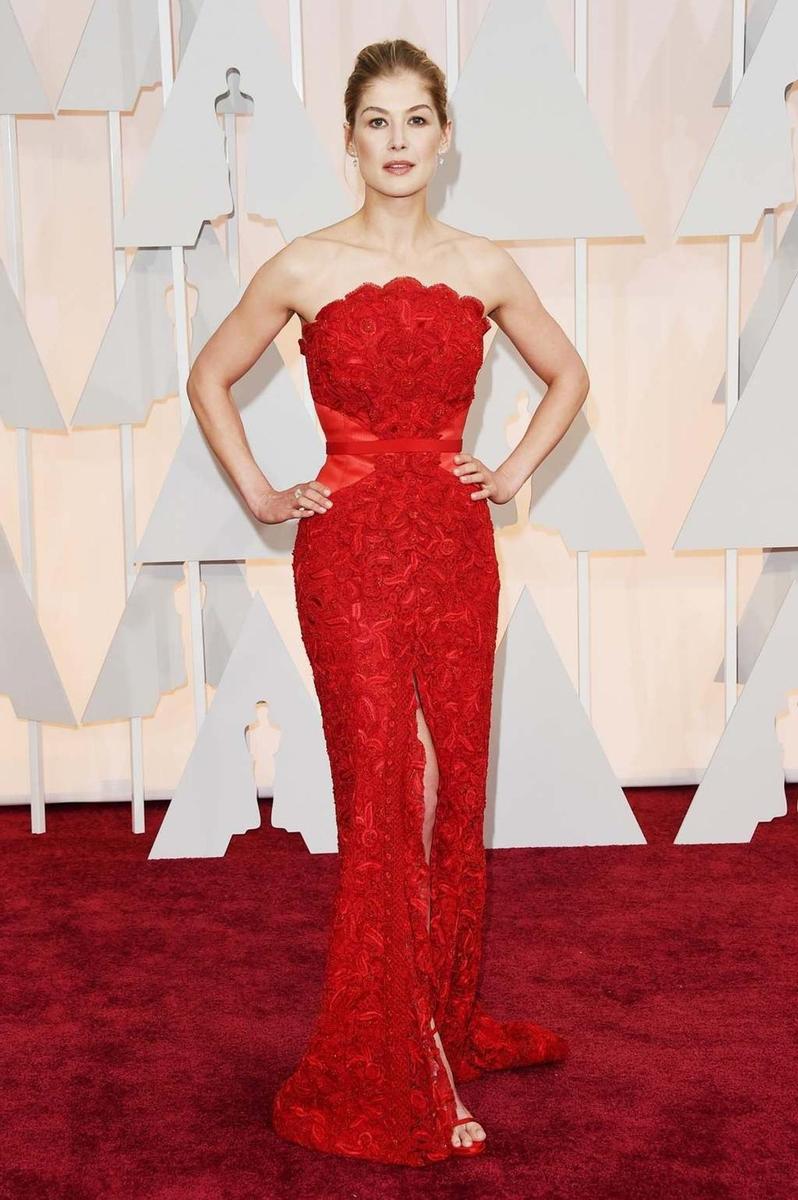 Rosamund Pike - Las mejor vestidas de los Oscar 2015