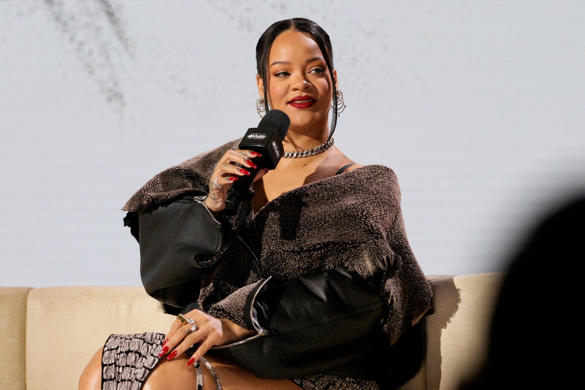 Rihanna en la presentación de la Super Bowl