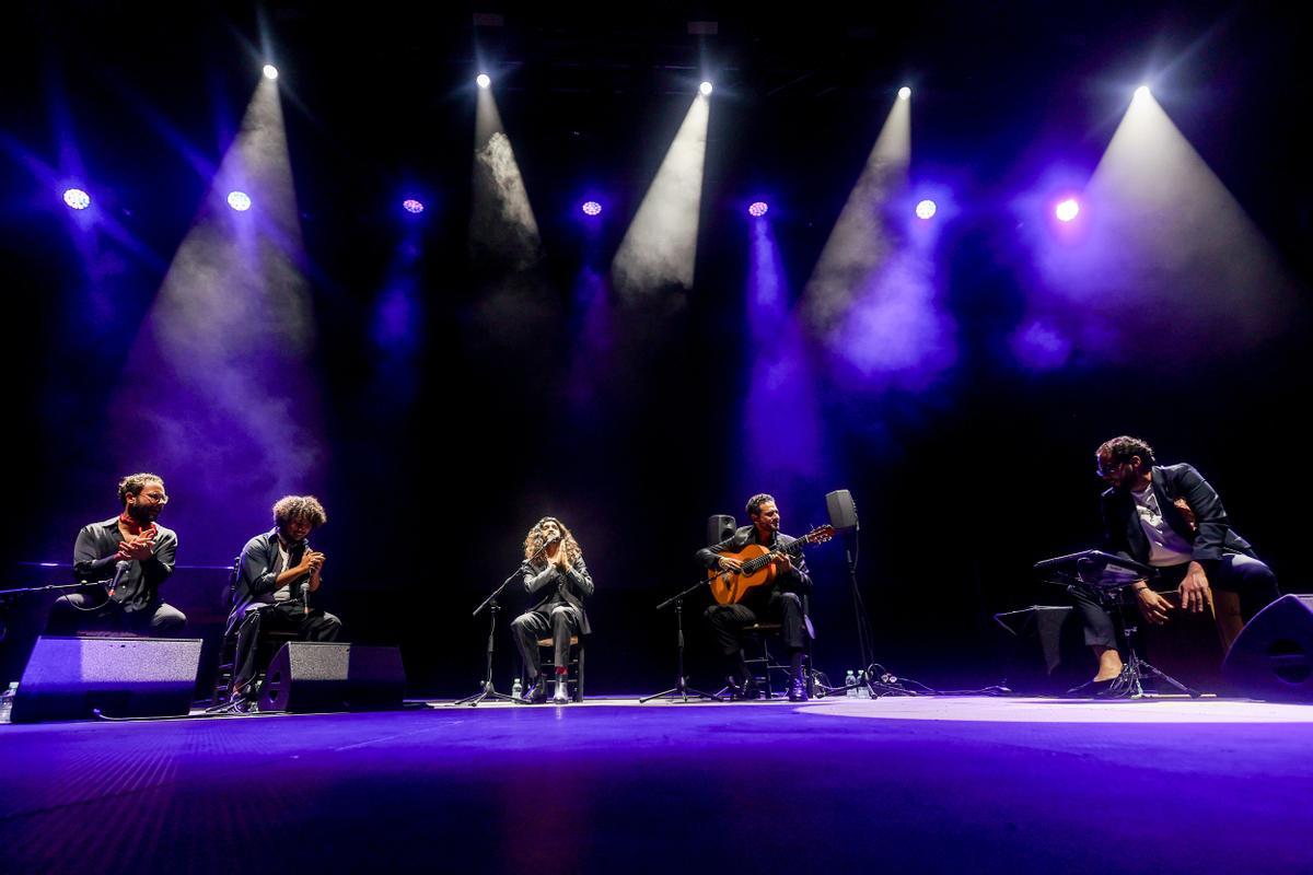 El cantaor Israel Fernández durante su actuación en las Noches del Botánico, a 19 de junio de 2024, en Madrid (España).