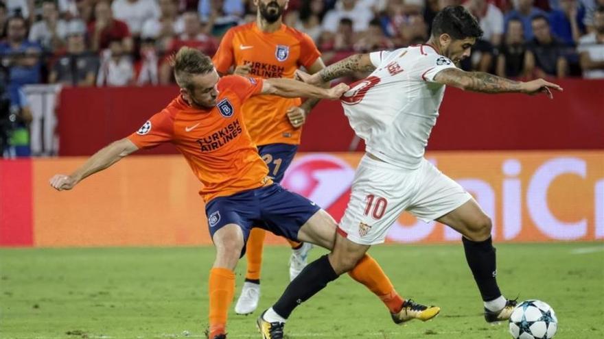 El Sevilla se clasifica al empatar con sufrimiento