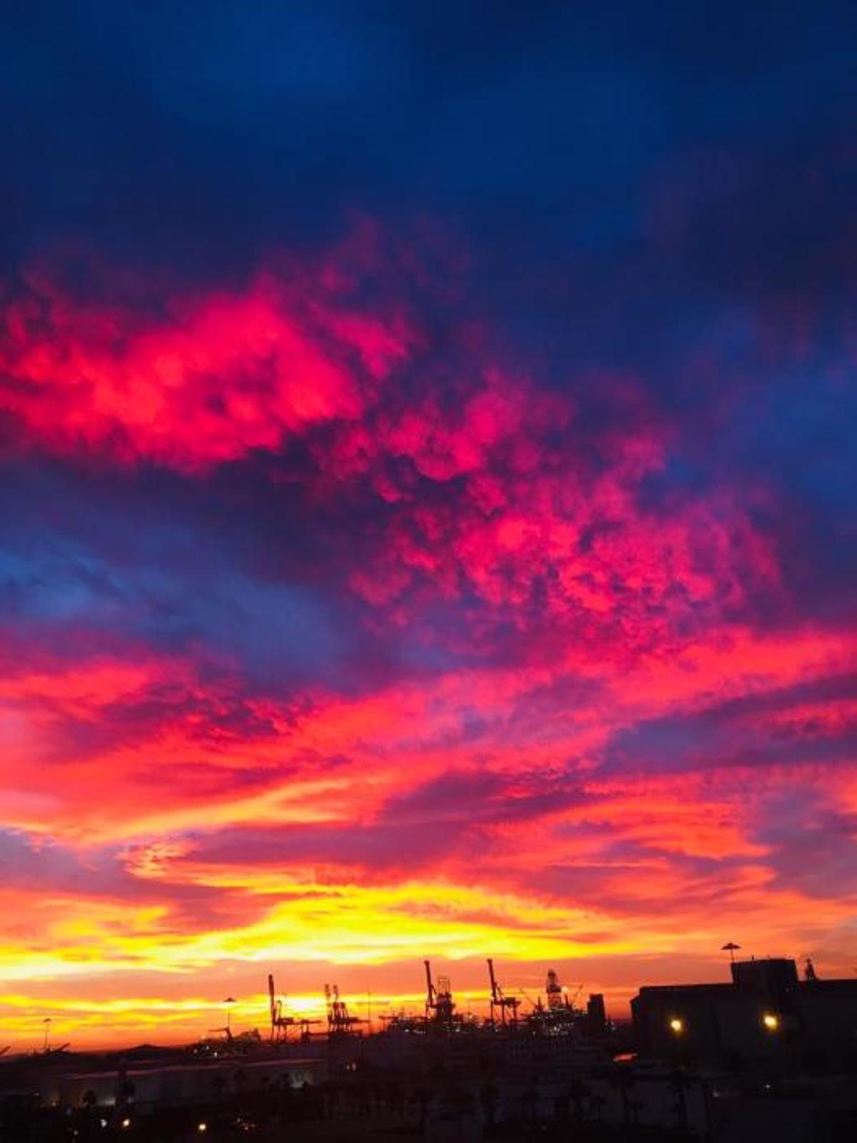 Amanecer en Las Palmas de Gran Canaria (08/12/18) Amanecer en Las Palmas de Gran Canaria (08/12/18)