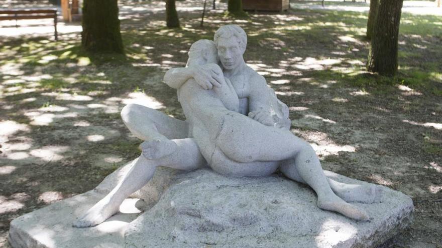 &quot;Abrazo&quot; es la escultura que lucirá Silleda.