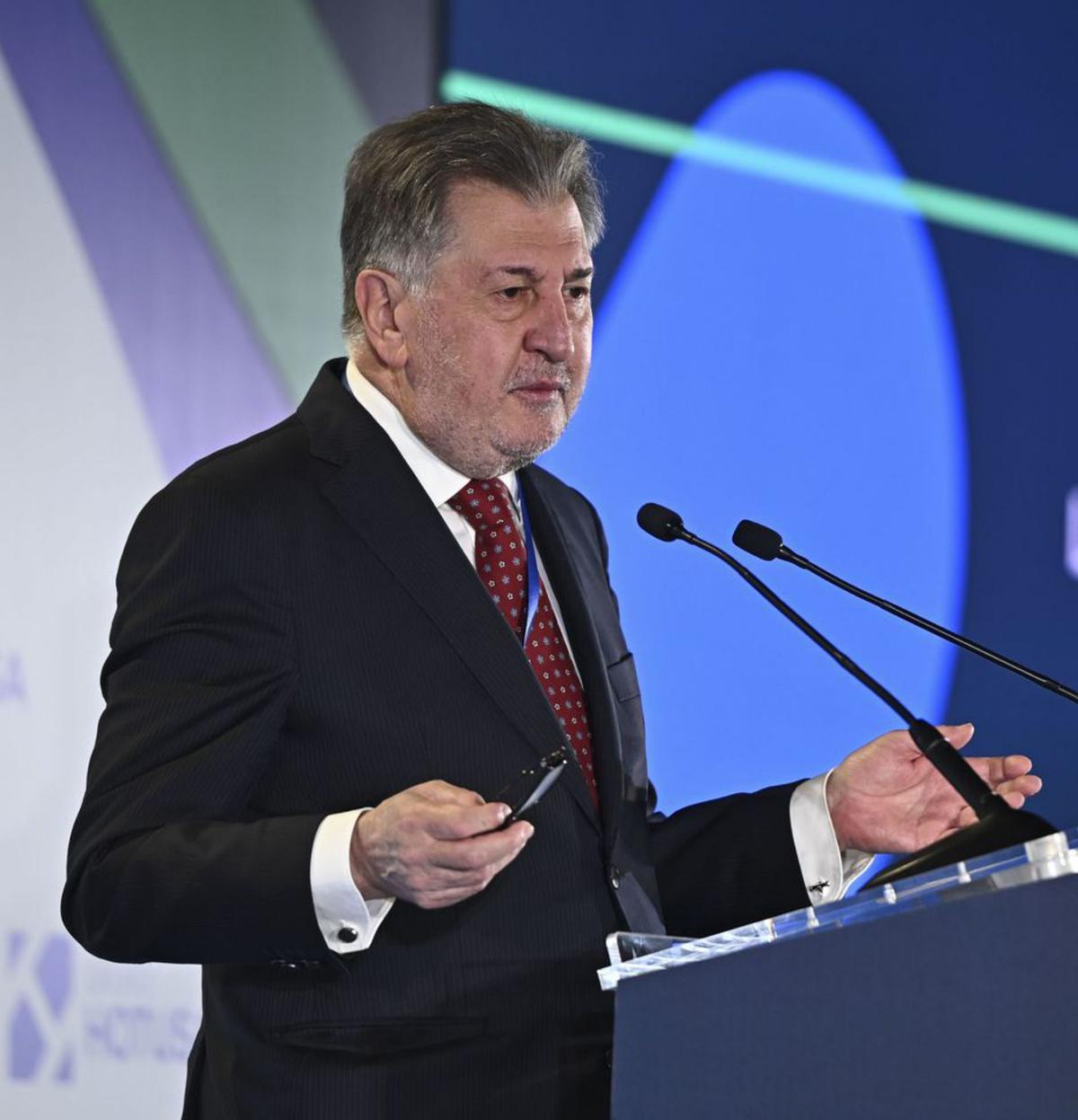 Hotusa reclama consolidar les rutes aèries intercontinentals a Espanya