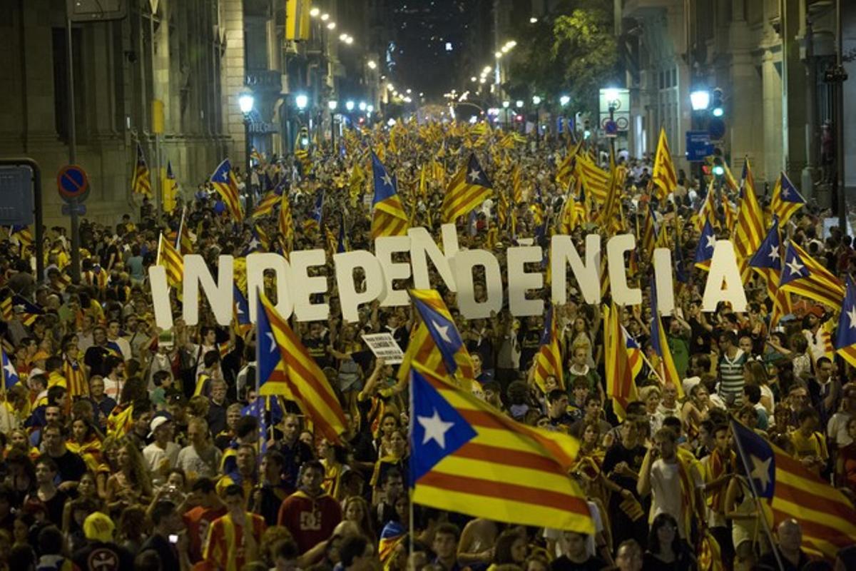Pancarta en favor de la independència, durant la manifestació de la Diada.