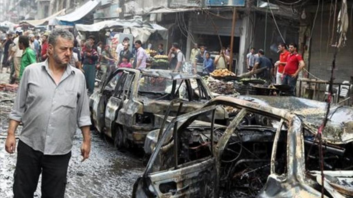 Una calle de Alepo, tras un bombardeo de los aviones del régimen de Bashar el Asad.