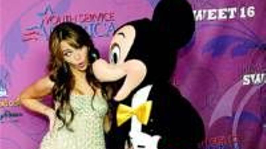 Miley Cyrus. `Hanna Montana´ celebra sus 16 años