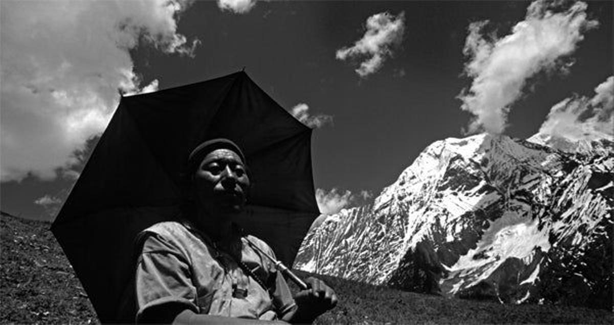 El valle del Dolpo, fronterizo con el Tíbet, permite conocer
la esencia de la cultura nepalí. En l