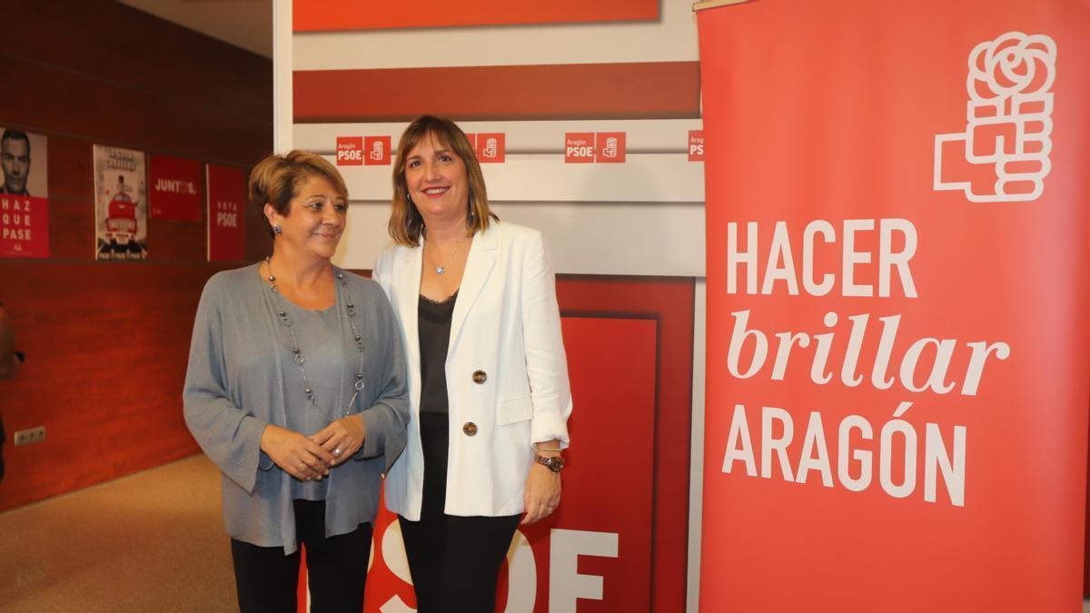 Las socialistas Lola Ranera y Pilar López Juderías.