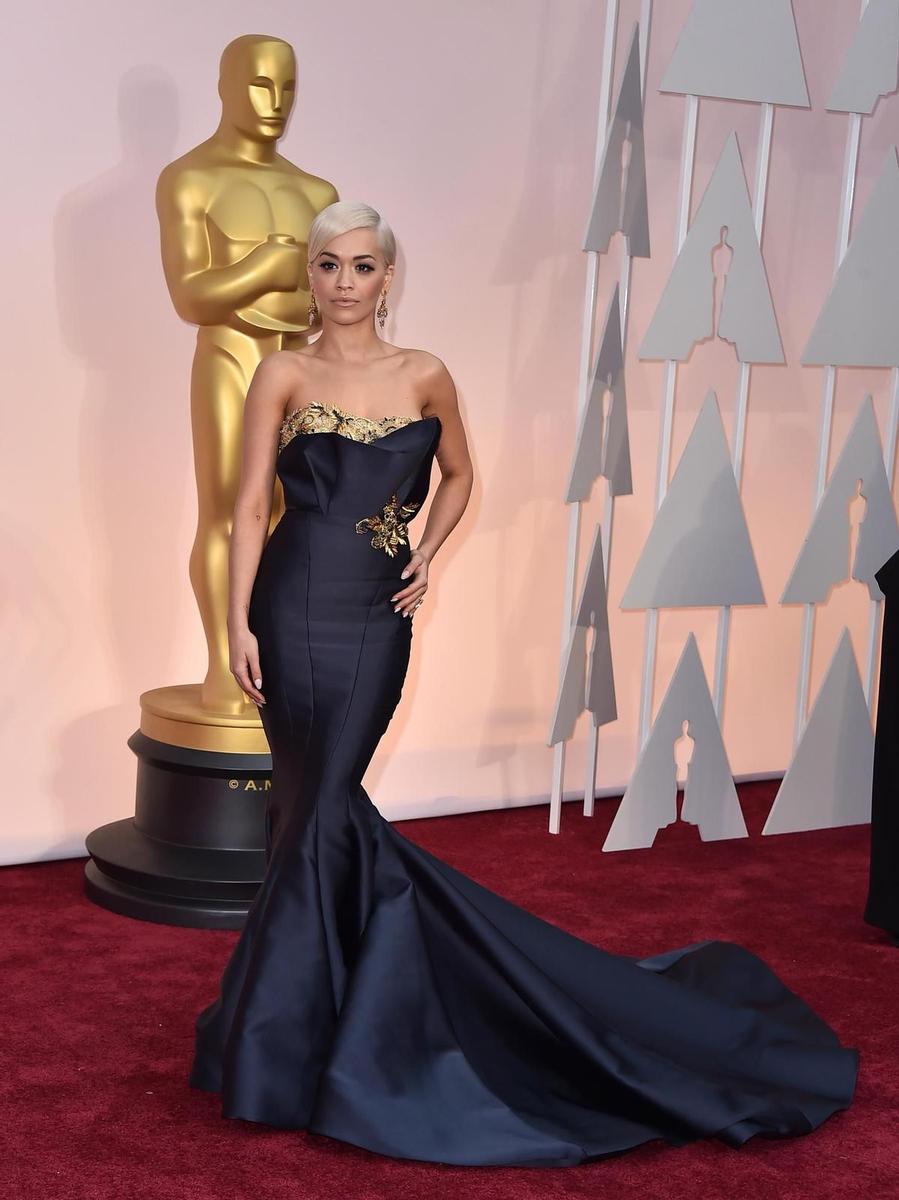 Oscar 2015, Rita Ora con vestido de Marchesa
