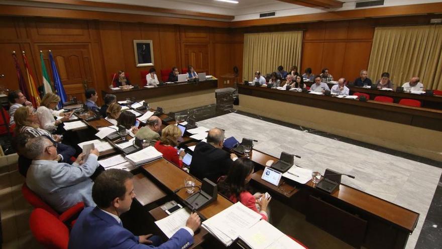 El Pleno aprueba tres modificaciones de crédito por 2,2 millones de euros